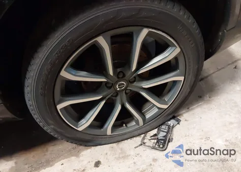 2016 Volvo Xc90 T6 Momentum z USA, uszkodzony, nr VIN YV4A22PK9G1092079